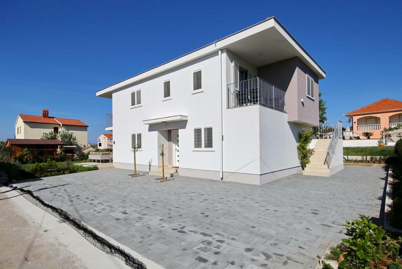 Valadar Apartments Привлака Экстерьер фото